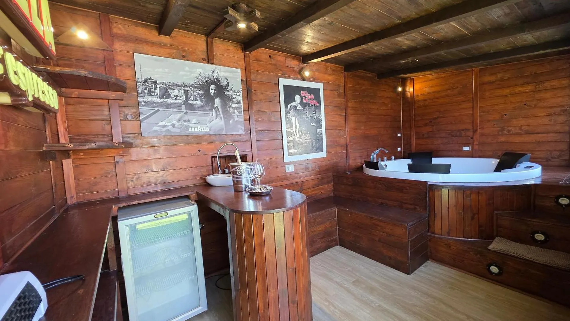 Attico Con Jacuzzi E Giardino-Cagliari Apartamento
