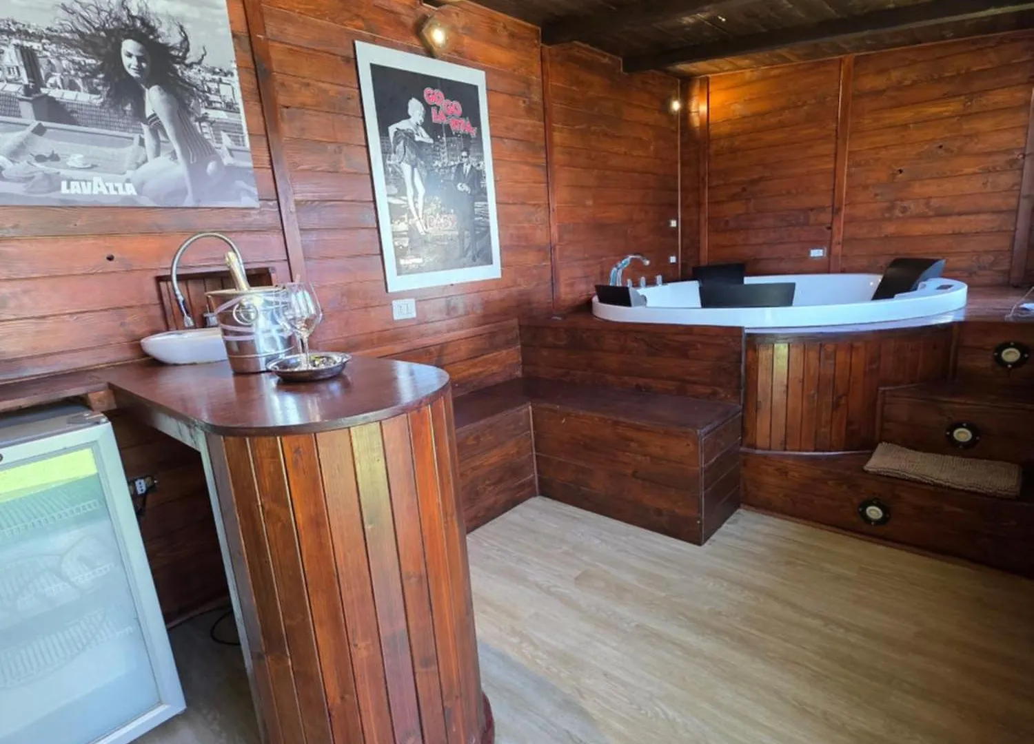 Attico Con Jacuzzi E Giardino-Cagliari Apartamento 0*, Cagliari Itália