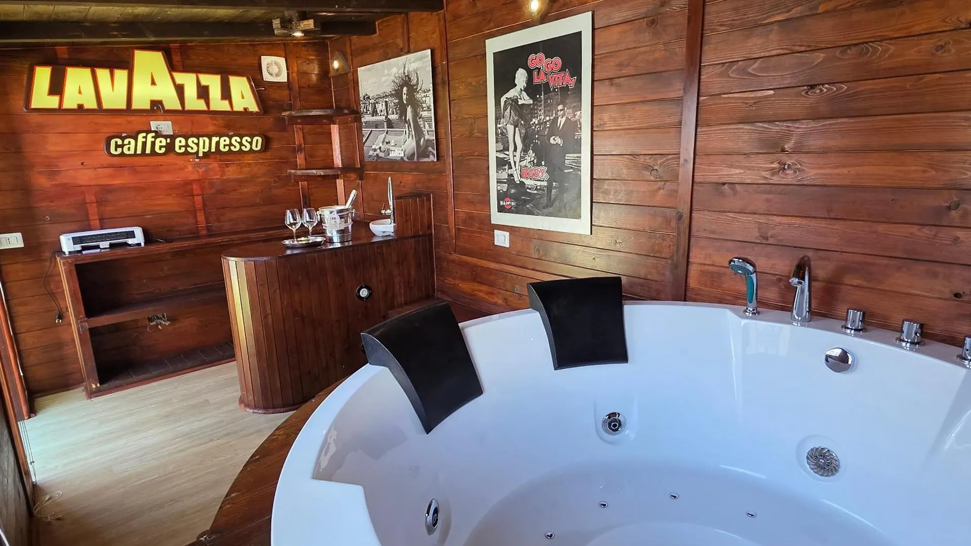 Attico Con Jacuzzi E Giardino-Cagliari Apartamento